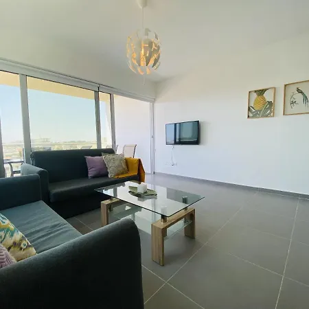 Silver Line 1-bedroom In Daire Larnaca