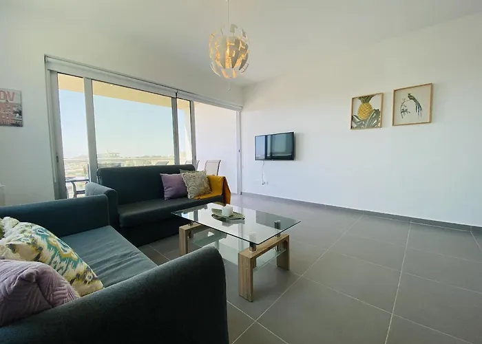 Silver Line 1-bedroom In Apartmán Larnaca