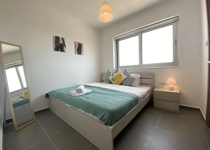 Silver Line 1-bedroom In *